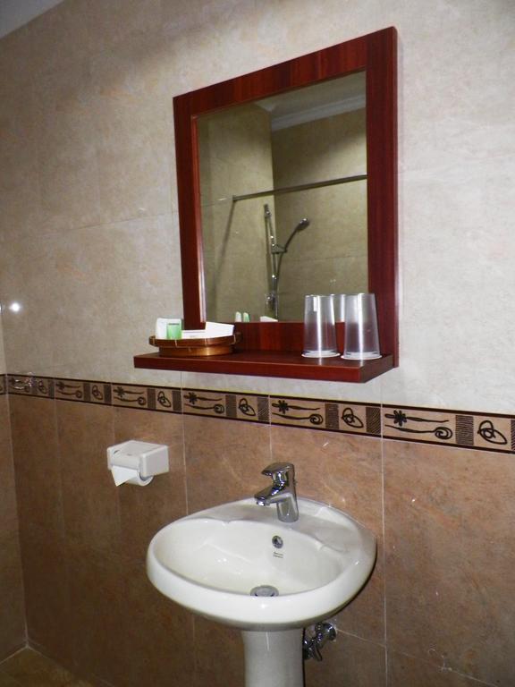 Maranatha Grand Hotel Jogjacarta Quarto foto